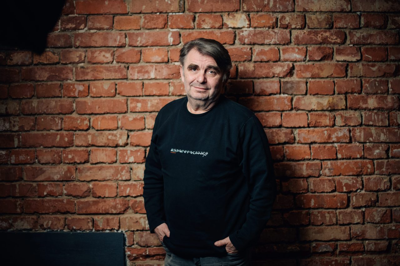 Zagreb, 300323.
Luda kuca.
Proba Predstave u kojoj glume Drasko Zidar, Zoran Pribicevic, Nika Ivancic i Anu Begic. Predstavu je rezirala Petra Dugandzic.
Na fotografiji: Drasko Zidar.
Foto: Marko Miscevic / CROPIX 
-Gloria -