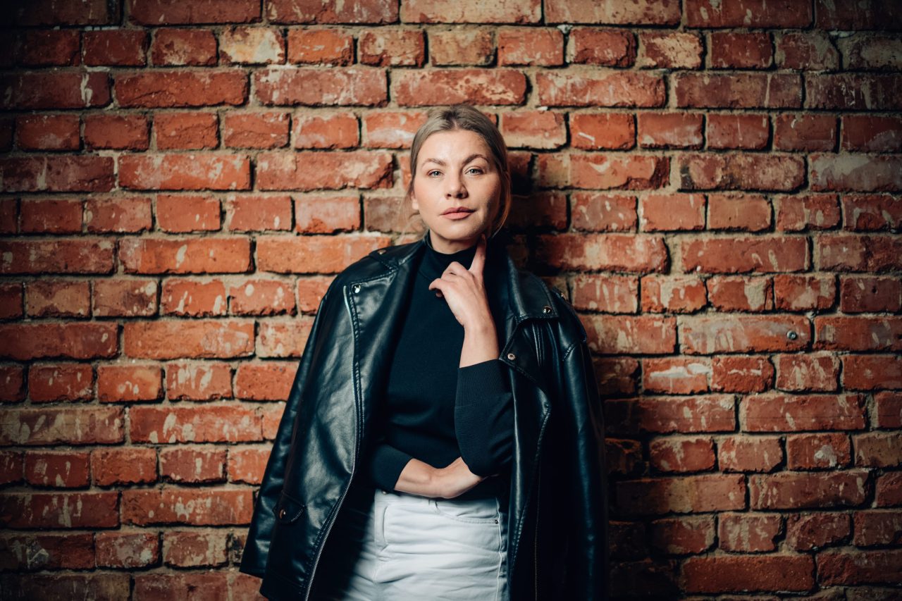 Zagreb, 300323.
Luda kuca.
Proba Predstave u kojoj glume Drasko Zidar, Zoran Pribicevic, Nika Ivancic i Anu Begic. Predstavu je rezirala Petra Dugandzic.
Na fotografiji: Ana Begic Tahiri.
Foto: Marko Miscevic / CROPIX 
-Gloria -